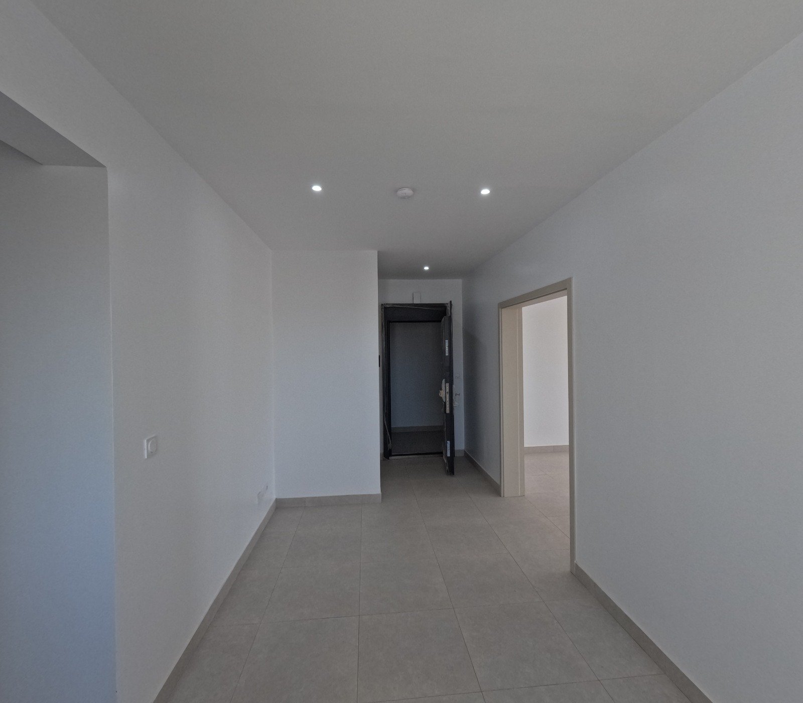 Magnifique Appartement F4 au Point E 168m²
